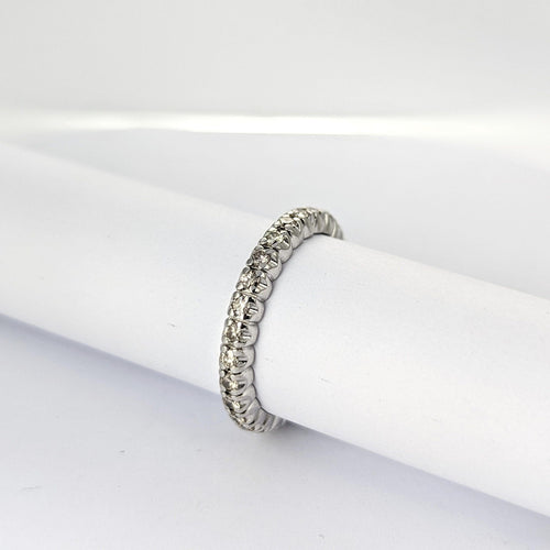 Bague Alliance en or blanc et diamants 58 Facettes 21207