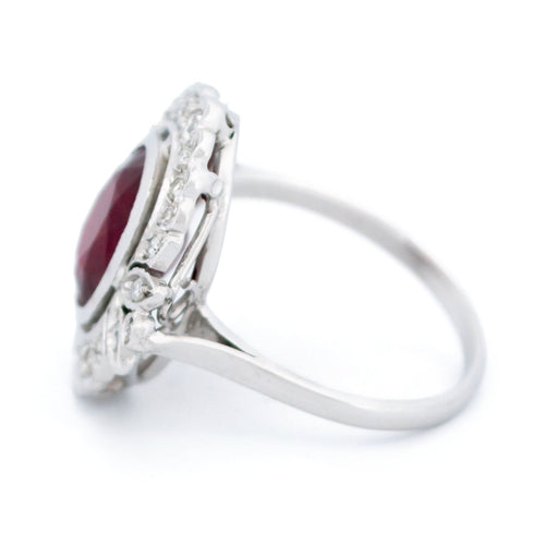 Bague 55.5 Bague rubis entourage diamants 58 Facettes 71B6100F25574B948979BEE5BAEE5E92
