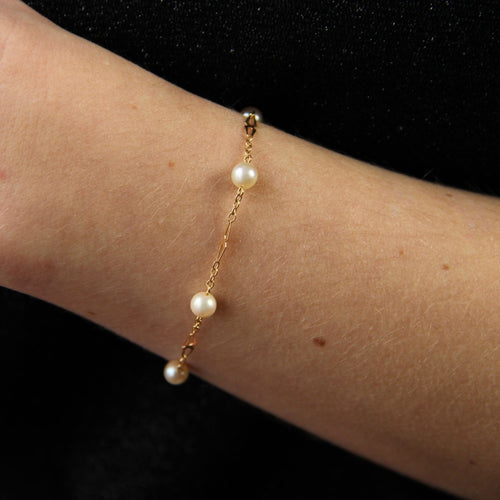 Bracelet Bracelet or jaune et perles de culture 58 Facettes CVBR27