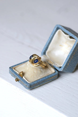 Bague Serpents enroulés Victorienne or jaune et saphirs cabochon 58 Facettes