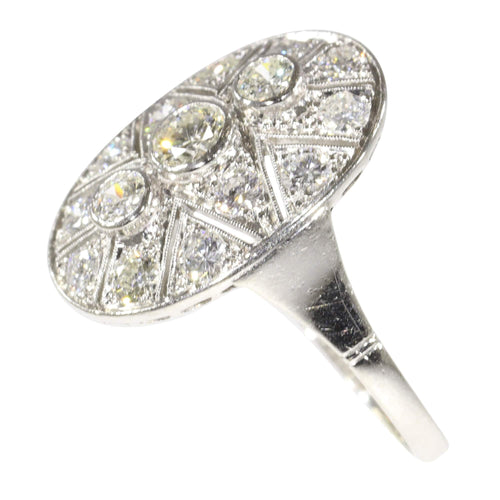 Bague 58 Romance éternelle : bague Art Déco en platine et diamants des années 1950 58 Facettes 24002-0085