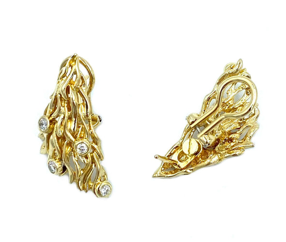 Boucles d'oreilles GILBERT ALBERT. Paire de boucles d’oreilles or jaune et diamants 58 Facettes