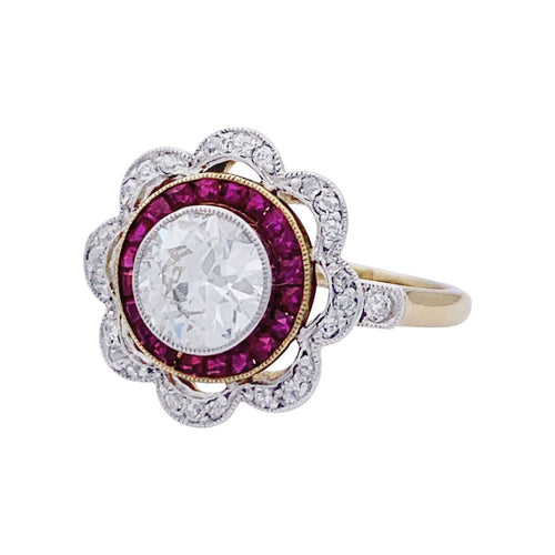 Bague 52 Bague ancienne "fleur" diamants et rubis calibés. 58 Facettes 32775