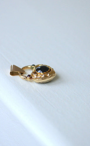 Pendentif Pendentif médaillon cœur or et grenats 58 Facettes
