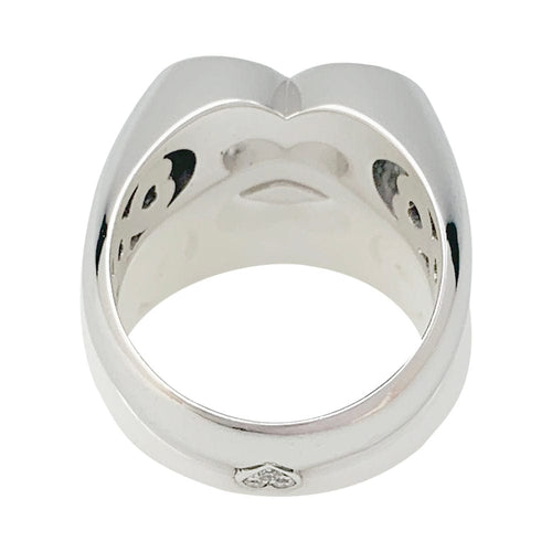Bague 51 Bague Poiray "Sceau de Coeurs" en or blanc, céramique et diamants. 58 Facettes 31458