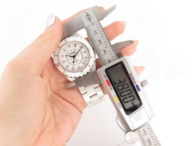 Montre montre femme CHANEL j12 diamants automatique 58 Facettes 255522
