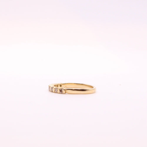 Bague Alliance or jaune demi-tour diamants 58 Facettes