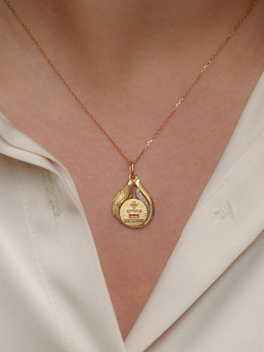 Pendentif Médaille Augis Colombe en or, Plus qu’hier moins que demain, A. Augis 58 Facettes 925