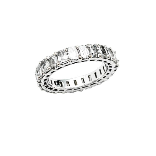 Bague 52 Alliance diamants taille émeraude en or blanc. 58 Facettes 31512
