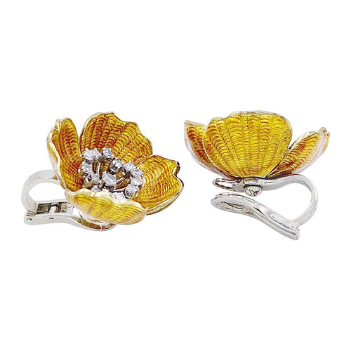 Boucles d'oreilles Boucheron - Boucles d'oreilles églantine, émail et diamants. 58 Facettes 32505