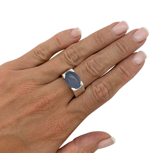Bague 53 Bague Cartier, "Tankissime", or blanc, calcédoine bleue. 58 Facettes 31792