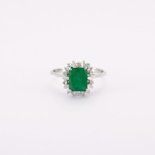 Bague 56 Bague émeraude, diamants 58 Facettes