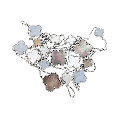 Collier Sautoir Van Cleef & Arpels, "Magic Alhambra", en or blanc, calcédoine et nacre. 58 Facettes 31454