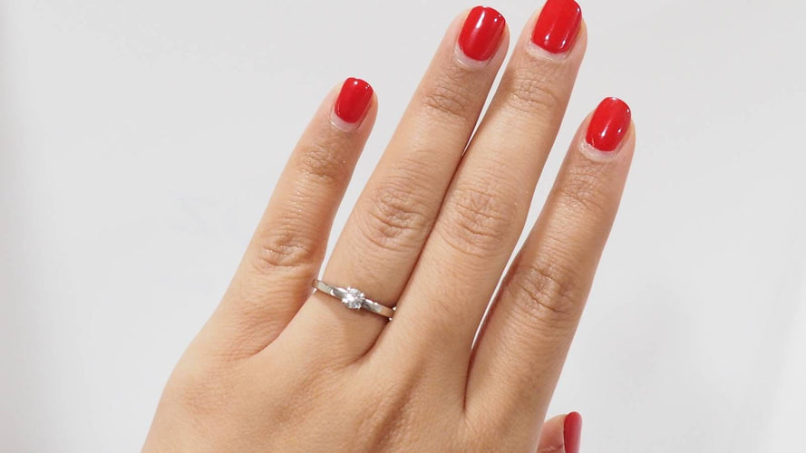 Bague 53 CARTIER - Bague solitaire en platine et diamant 58 Facettes 31997