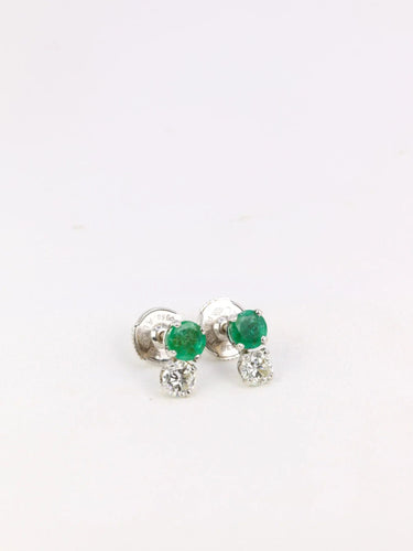 Boucles d'oreilles Paire de puces d'oreilles vintage or blanc, diamants et émeraudes 58 Facettes J89