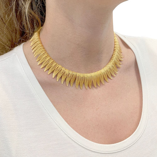Collier Collier en or jaune à franges de fils torsadés. 58 Facettes 32348