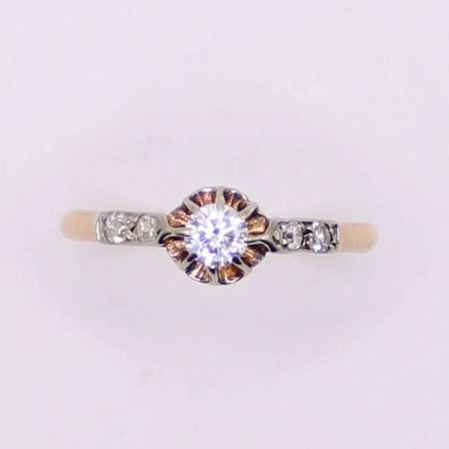 Bague Bague solitaire épaulé de diamants serti sur or jaune et platine 58 Facettes