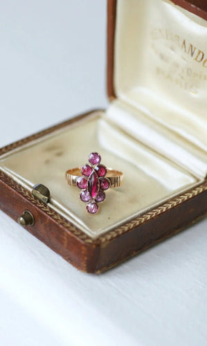 Bague Bague marquise or rose et grenats de Perpignan 58 Facettes