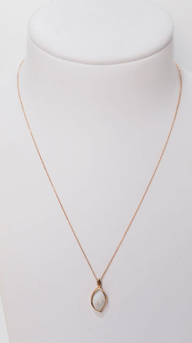 Collier Collier en or rose et nacre 58 Facettes 31596