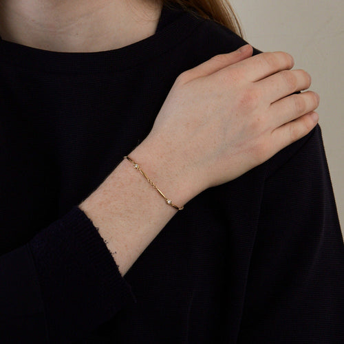Bracelet CARTIER - Bracelet chaine or jaune et diamants 58 Facettes