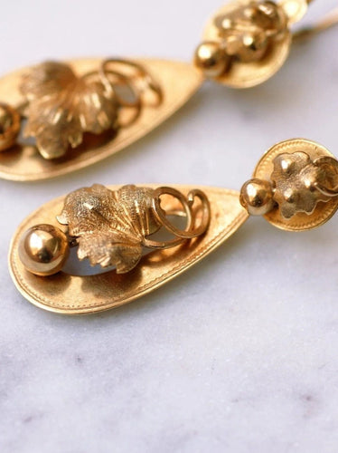 Boucles d'oreilles Boucles d'oreilles anciennes dormeuses "feuille de vigne" en or 58 Facettes
