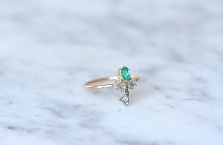 Bague Bague ancienne trèfle diamants et émeraude 58 Facettes