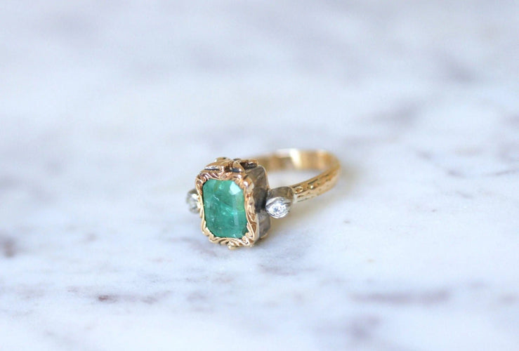 Bague Bague style Victorien émeraude et diamants 58 Facettes