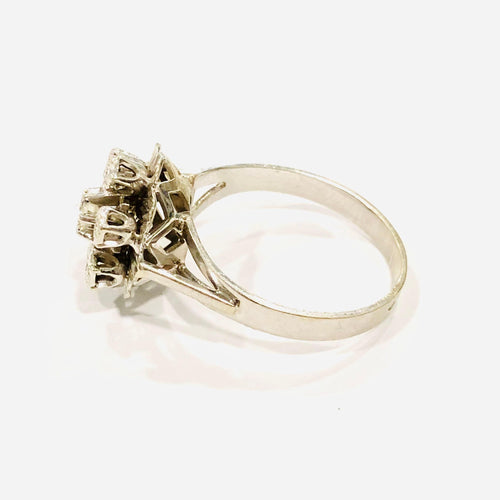 Bague Bague rétro or blanc et diamants 58 Facettes