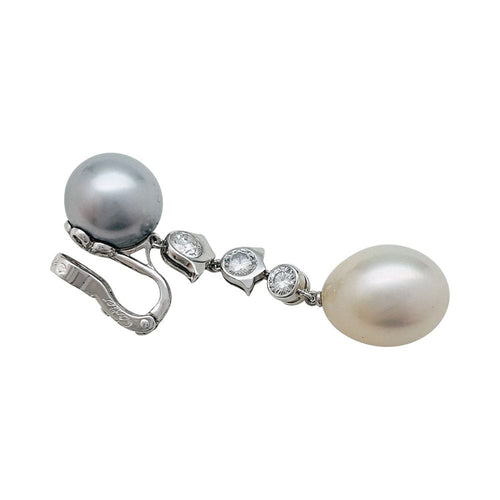 Boucles d'oreilles Boucles d'oreilles Cartier, "Agnès", or blanc, diamants, perles de culture. 58 Facettes 31184