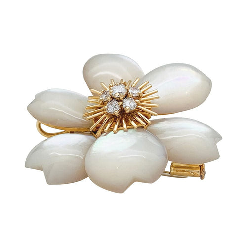 Broche Broche Van Cleef & Arpels " Rose de Noël" en or jaune, diamants et nacre. 58 Facettes 31835