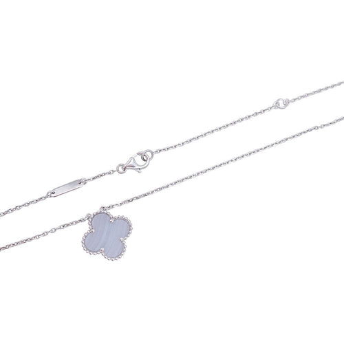 Collier Collier Van Cleef & Arpels, Vintage Alhambra, or blanc, calcédoine. 58 Facettes 32417