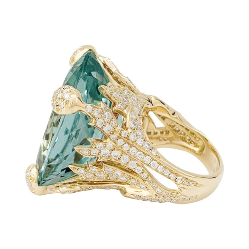 Bague 53 Bague Christian Dior, "Miss Dior", en or jaune, béryl vert et diamants. 58 Facettes 31775
