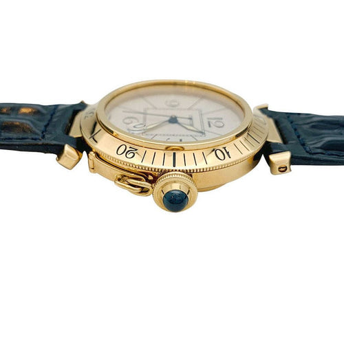 Montre Montre Cartier "Pasha" en or jaune, cuir. 58 Facettes 31121