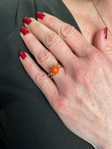 Bague Bague en or jaune perle de corail 58 Facettes 062301