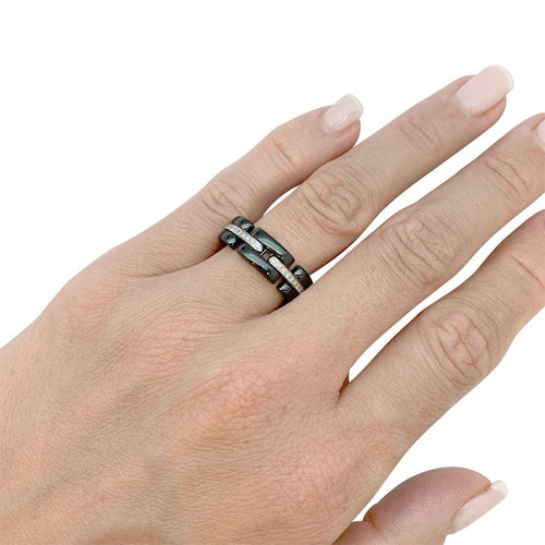 Bague 54 Bague Chanel "Ultra" en céramique, or blanc et diamants. 58 Facettes 31666