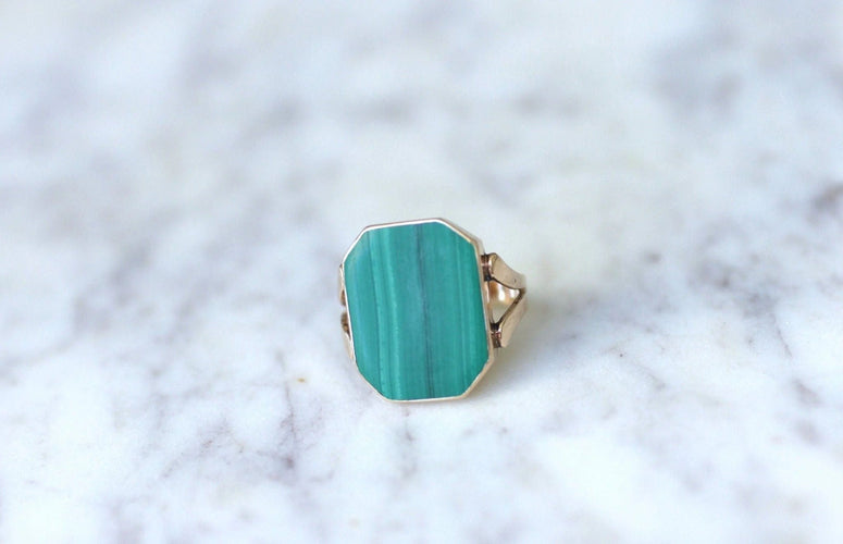 Bague Chevalière or rose et malachite 58 Facettes