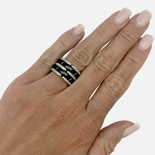 Bague 52 Bague Chanel, modèle "Ultra", en or blanc, céramique noire et diamants. 58 Facettes 31664