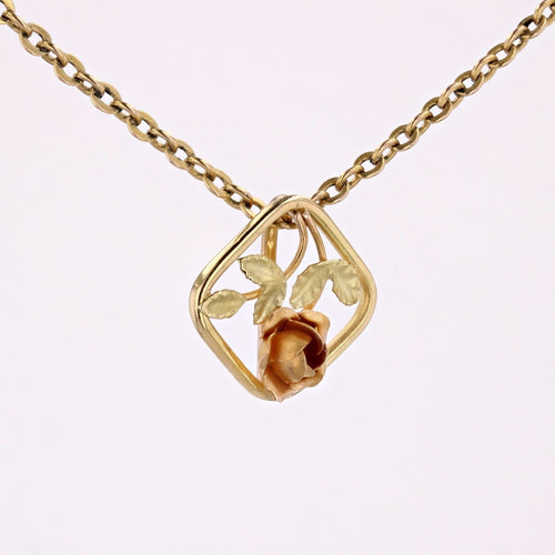 Pendentif Pendentif ancien bouton de rose 3 ors 58 Facettes CVP95