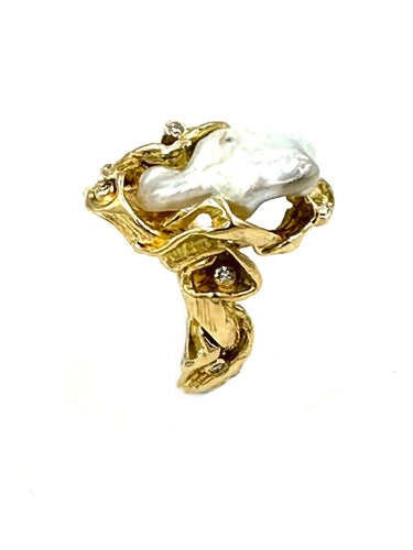 Bague GILBERT ALBERT. Bague or jaune, perle et diamants 58 Facettes
