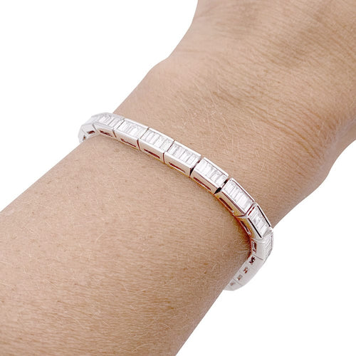 Bracelet Bracelet ligne, or blanc et diamants taille baguette. 58 Facettes 33416