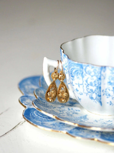 Boucles d'oreilles Boucles d'oreilles anciennes dormeuses "feuille de vigne" en or 58 Facettes