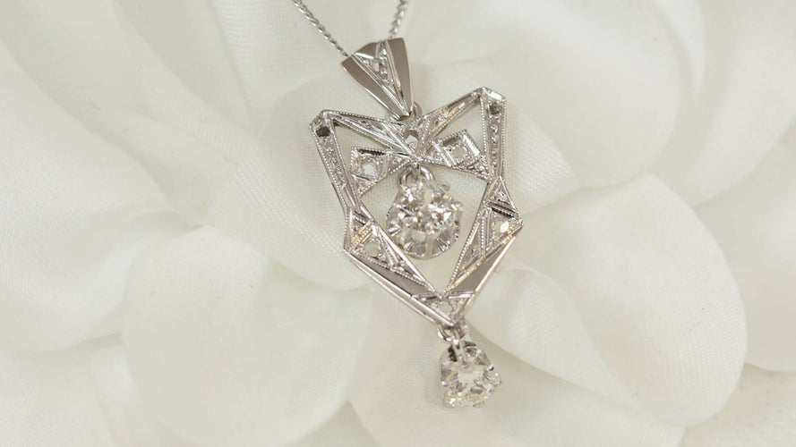 Collier Collier Art déco en or platine et diamants 58 Facettes 30578