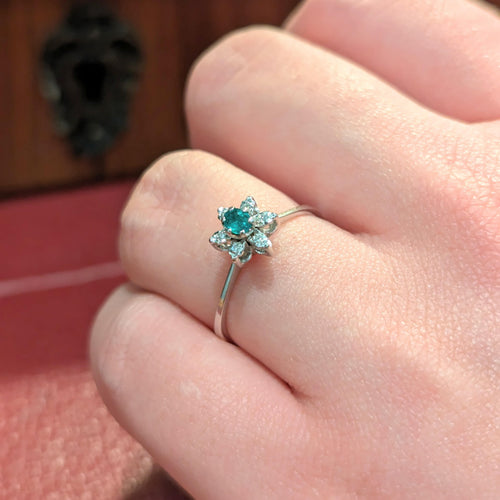Bague 59 Bague Marguerite Or Blanc Diamants Emeraude 58 Facettes 27850