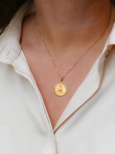 Pendentif Médaille amour Augis ronde or et diamant, Plus qu’hier moins que demain 58 Facettes 923