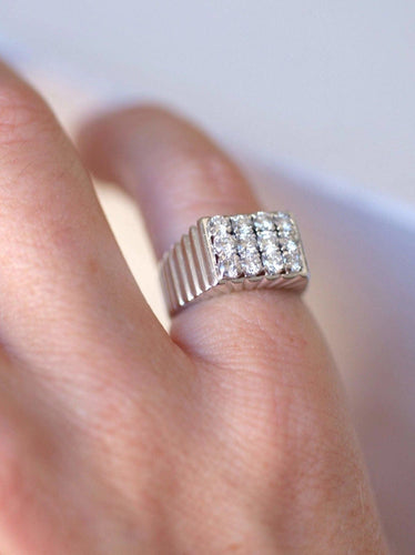 Bague chevalière godrons Art Deco diamants 58 Facettes