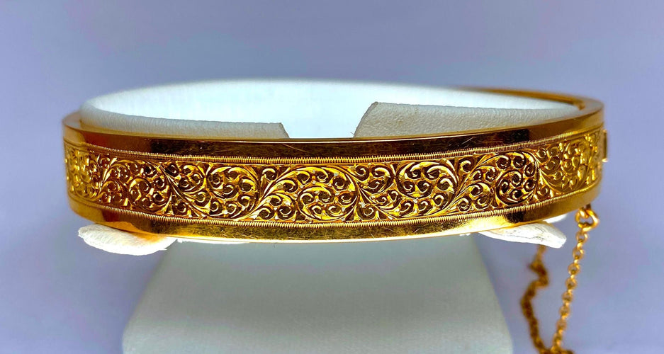 Bracelet Bracelet jonc ouvrant ciselé d’arabesques et volutes 58 Facettes