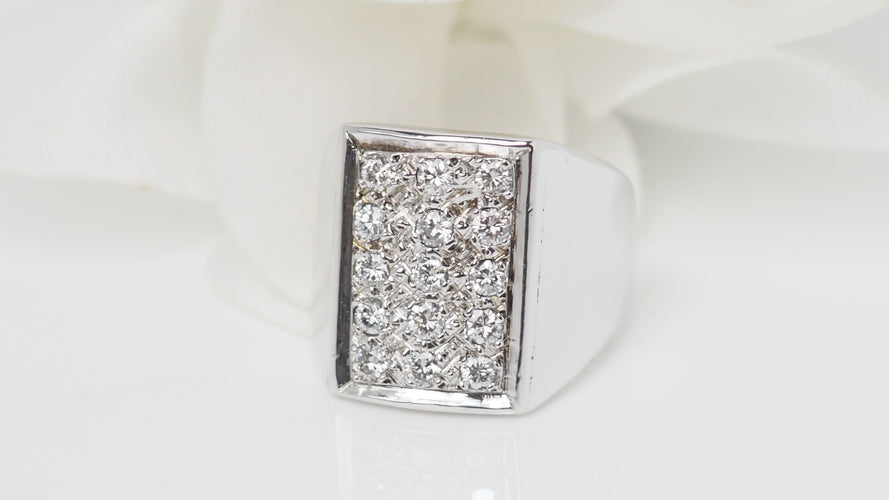 Bague 55 Bague chevalière en or blanc et diamants 58 Facettes 32492