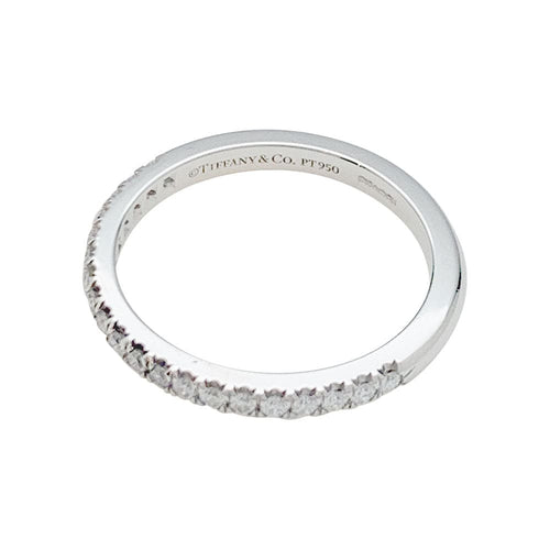 Bague 49 Alliance Tiffany & Co.,"Eternité demi-cercle", platine et diamants. 58 Facettes 31202