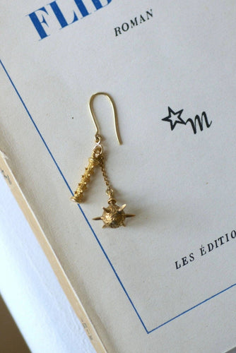 Boucles d'oreilles Mono boucle d'oreille fléau médiéval en or 58 Facettes