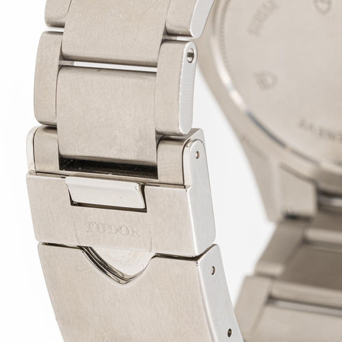 Montre Tudor Montre Black Bay Acier 58 Facettes 2238721CN